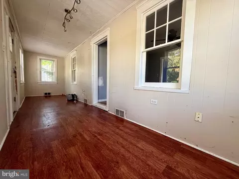 Entry Way - 508 Sunset Ave, Maple Shade, NJ 08052 photo 1 of 2