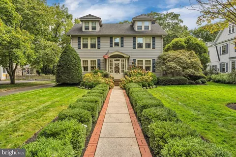 408 E 2nd St, Moorestown, NJ 08057