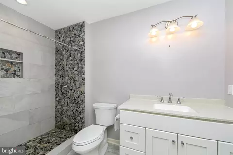 Bath - 396 Holly Rd, Marlton, NJ 08053 photo 4 of 5
