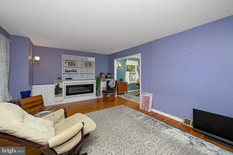 Living - 396 Holly Rd, Marlton, NJ 08053 photo 2 of 3