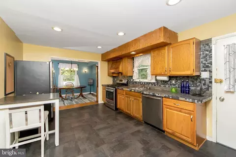 Kitchen - 396 Holly Rd, Marlton, NJ 08053 photo 2 of 2