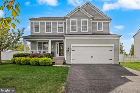 400 Szypulski Ln, Florence, NJ 08518