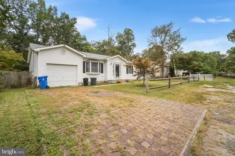 11 Clover St, Browns Mills, NJ 08015