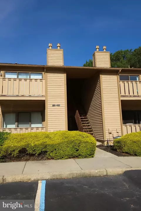 708 Woodhollow Dr, Marlton, NJ 08053