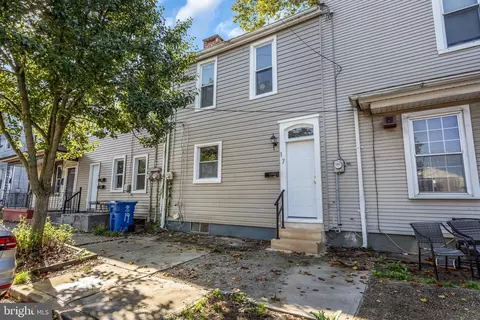 17 E Federal St, Burlington, NJ 08016