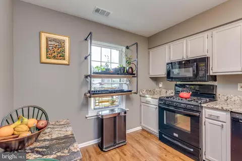 Kitchen - 40 E Oleander Dr, Mount Laurel, NJ 08054 photo 2 of 4