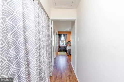 Entry Way - 40 E Oleander Dr, Mount Laurel, NJ 08054 photo 3 of 3