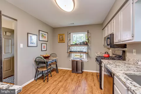 Kitchen - 40 E Oleander Dr, Mount Laurel, NJ 08054 photo 4 of 4