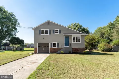18 Manitoba Trl, Shamong, NJ 08088