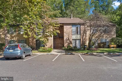 112 W B W Bluebell Ln # B, Mount Laurel, NJ 08054
