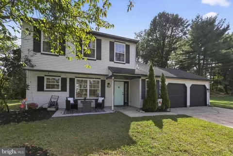 43 Saddle Dr, Mount Laurel, NJ 08054