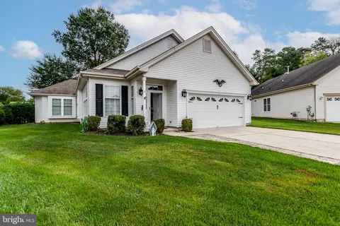 5 Dutchess Ct, Southampton, NJ 08088