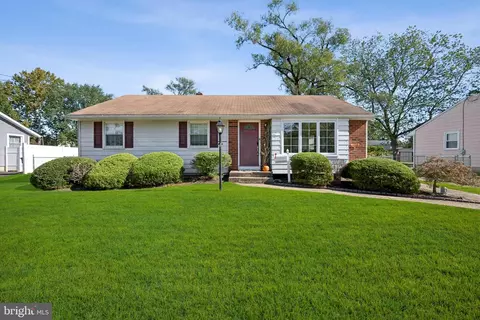 321 Juniata Ave, Delran, NJ 08075