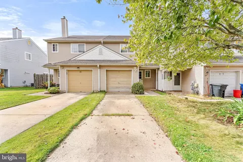 29 Regency Dr, Mount Holly, NJ 08060