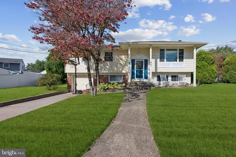 43 Princeton Dr, Delran, NJ 08075