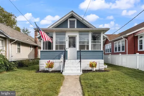 14 Grant St, Riverside, NJ 08075