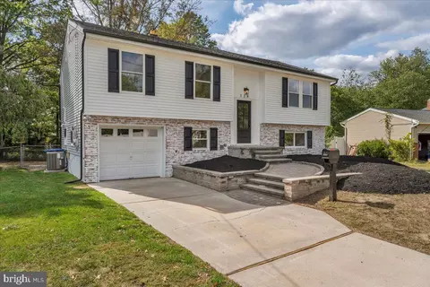 128 Cambridge Ave, Marlton, NJ 08053