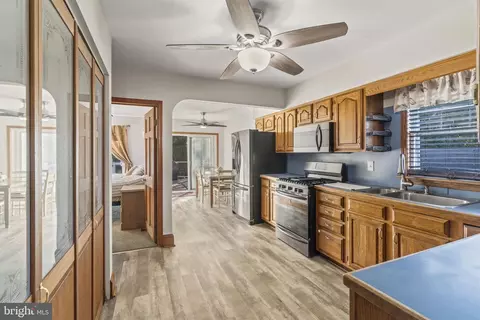 31 S Boulevard Ave, Maple Shade, NJ 08052 photo 11