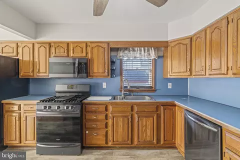 31 S Boulevard Ave, Maple Shade, NJ 08052 photo 12