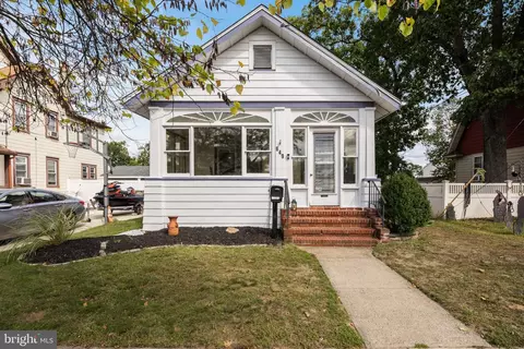 649 Bridgeboro St, Riverside, NJ 08075