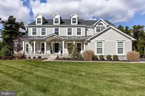 17 Aberdeen Ct, Marlton, NJ 08053
