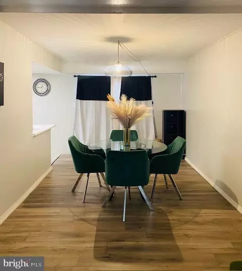 9 Raeburn Ln, Willingboro, NJ 08046