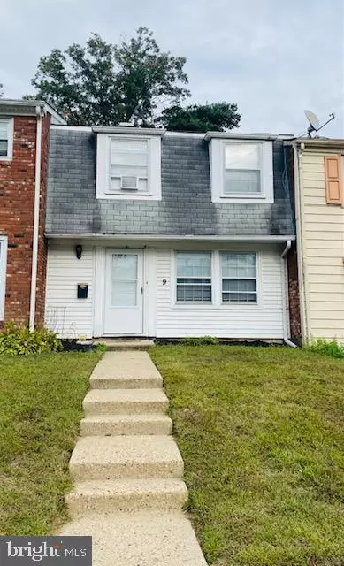 9 Raeburn Ln, Willingboro, NJ 08046