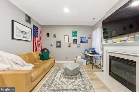 Entry Way - 1 Weatherly Rd, Delran, NJ 08075 photo 3 of 5