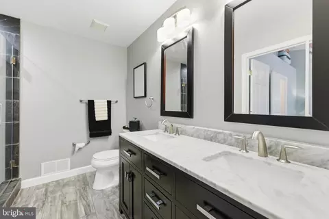 Bath - 1 Weatherly Rd, Delran, NJ 08075 photo 1 of 3