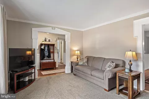 Entry Way - 17 Devonshire Dr, Westampton, NJ 08060 photo 3 of 4