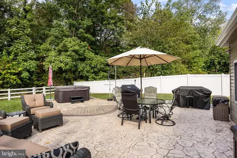 Exterior - 17 Devonshire Dr, Westampton, NJ 08060 photo 5 of 7