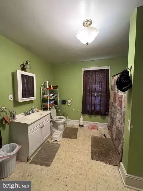 Bath - 209 Willow St, Delanco, NJ 08075 photo 1 of 1