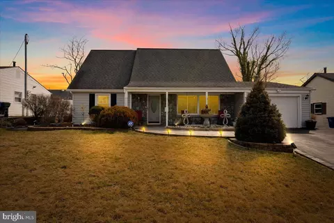 80 Ember Ln, Willingboro, NJ 08046