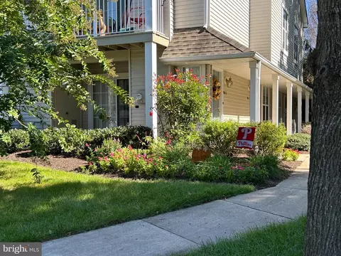 907 Oliphant Ln # A, Mount Laurel, NJ 08054