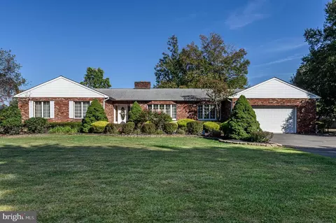 1404 Columbus Rd, Burlington, NJ 08016