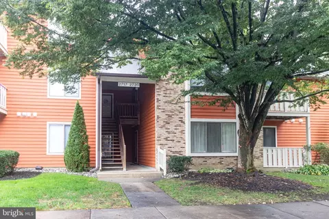 2720 B Sussex Ct, Mount Laurel, NJ 08054
