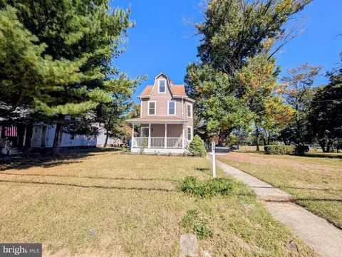 728 Cooper St, Edgewater Park, NJ 08010