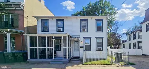 228 W Union St, Burlington, NJ 08016