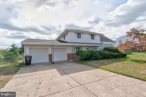 14 Montclair Dr, Delran, NJ 08075
