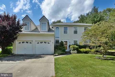 1 Sunnyside Ct, Marlton, NJ 08053