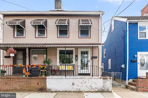12 E Burlington St, Bordentown, NJ 08505