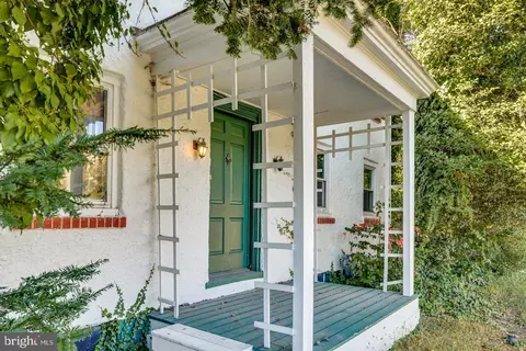 660 S Church St, Mount Laurel, NJ 08054