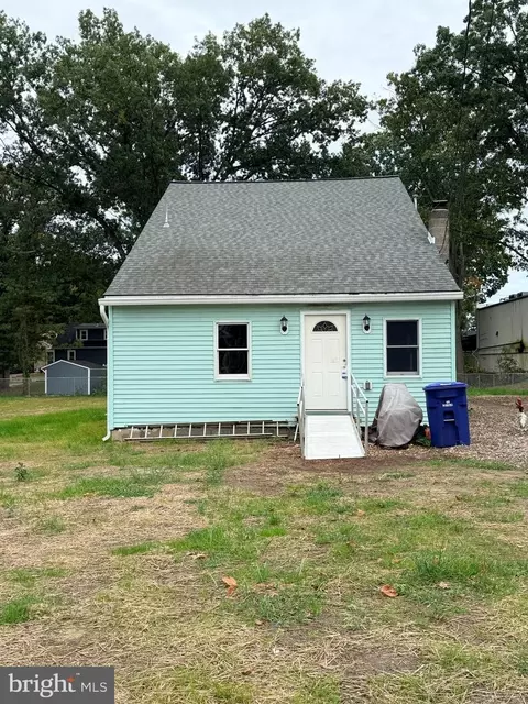 5 Pennsylvania Ave, Hainesport, NJ 08036