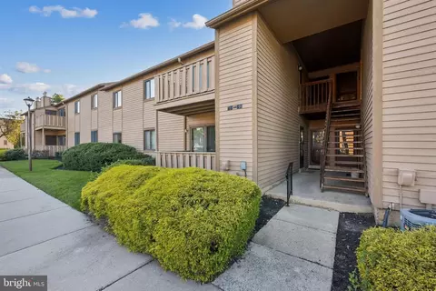 706 Woodhollow Dr, Marlton, NJ 08053