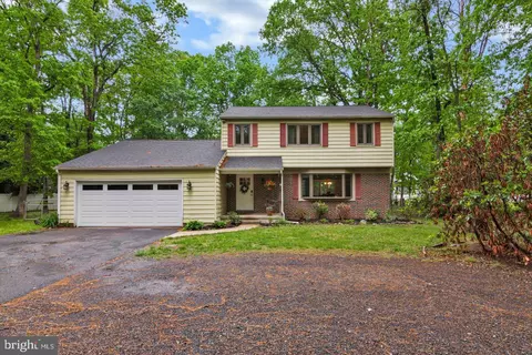 5 Shawnee Trl, Shamong, NJ 08088