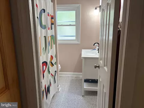 Bath - 4 E Sutton Ave, Moorestown, NJ 08057 photo 1 of 2