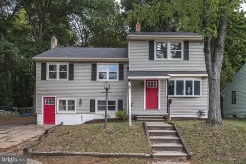 123 Clover St, Mount Holly, NJ 08060