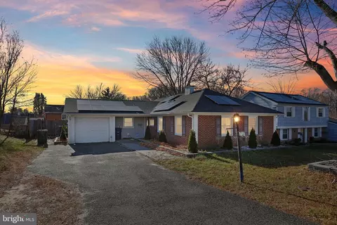 22 Palfrey Ln, Willingboro, NJ 08046