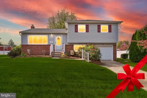 9 Sussex Rd, Mount Holly, NJ 08060