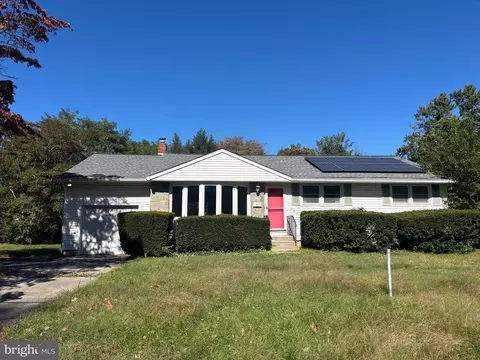 423 Park Blvd, Moorestown, NJ 08057